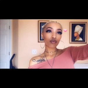 Meet your Posher, Zhee